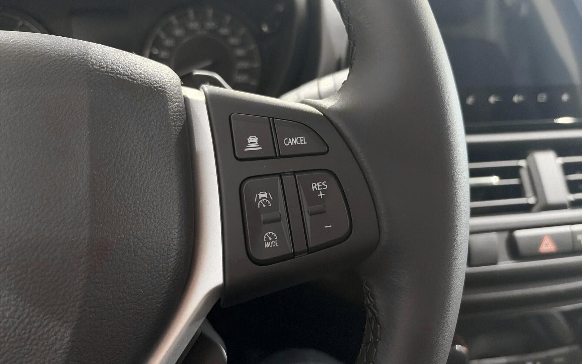 Blå Suzuki S-Cross fra 2025