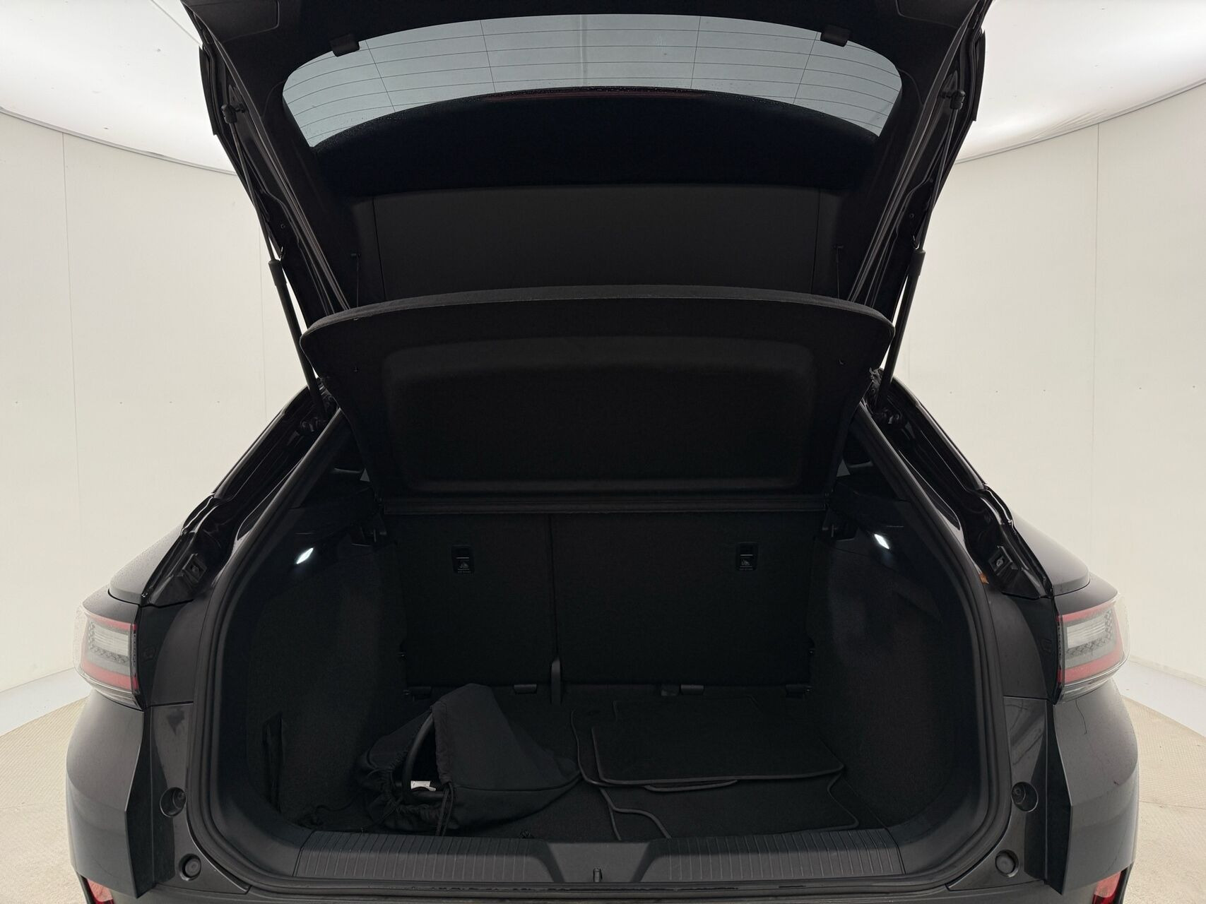 Grå VW ID.4 fra 2021
