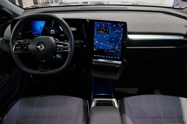 Blå Renault Scénic fra 2024