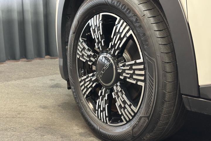 Hvid Fiat 600e fra 2025