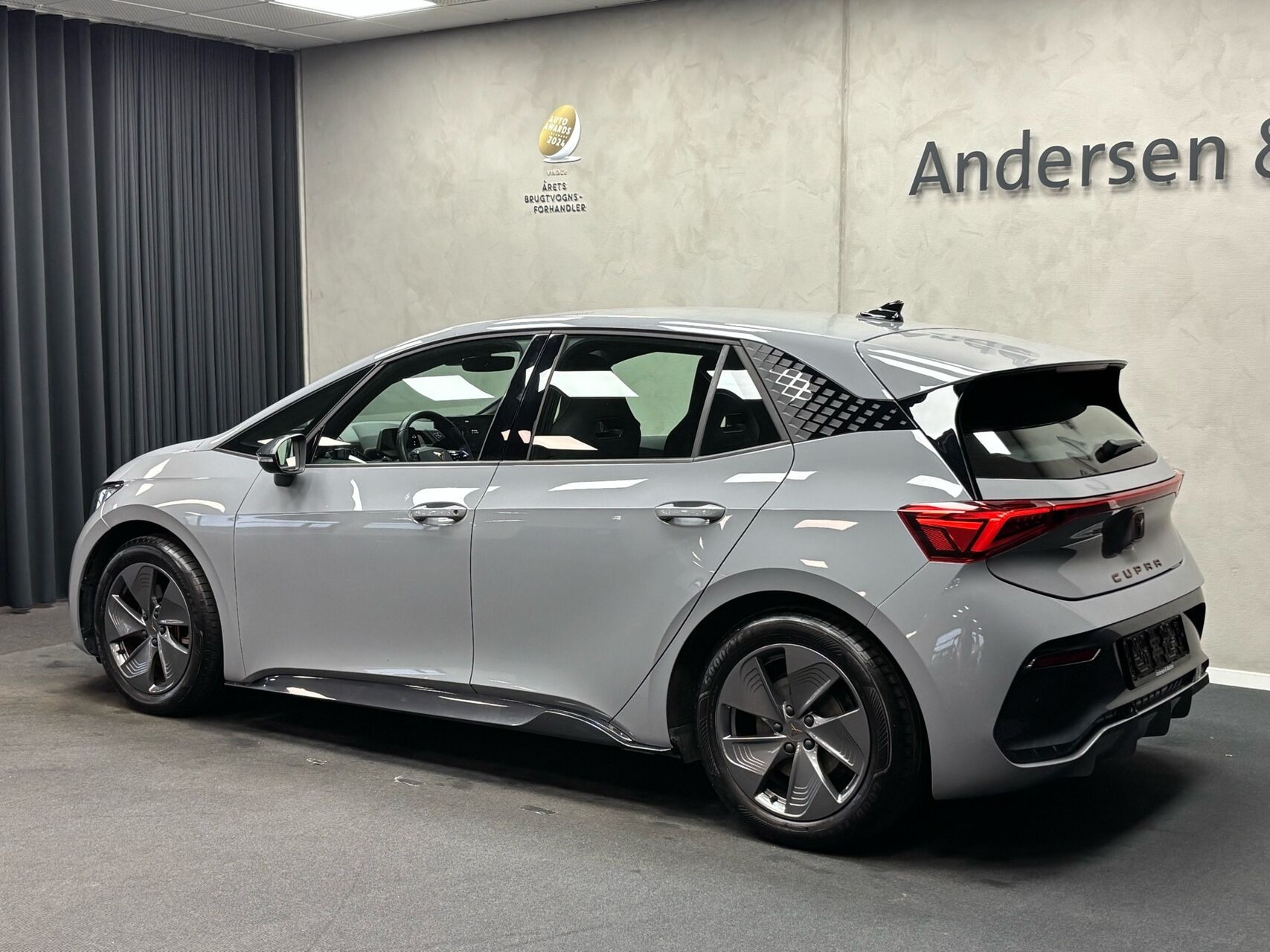 Grå Cupra Born fra 2023