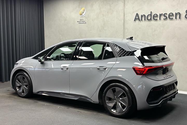 Grå Cupra Born fra 2023
