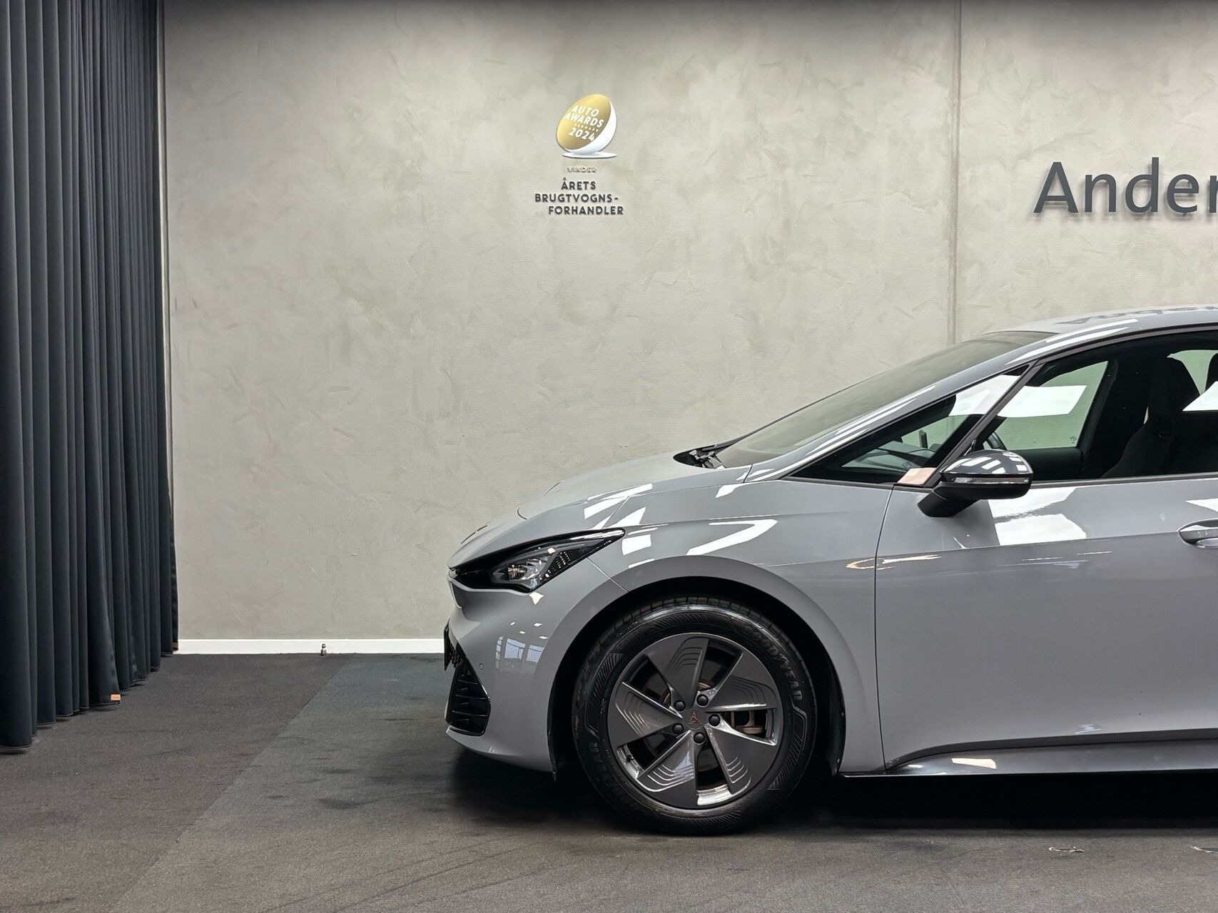 Grå Cupra Born fra 2023