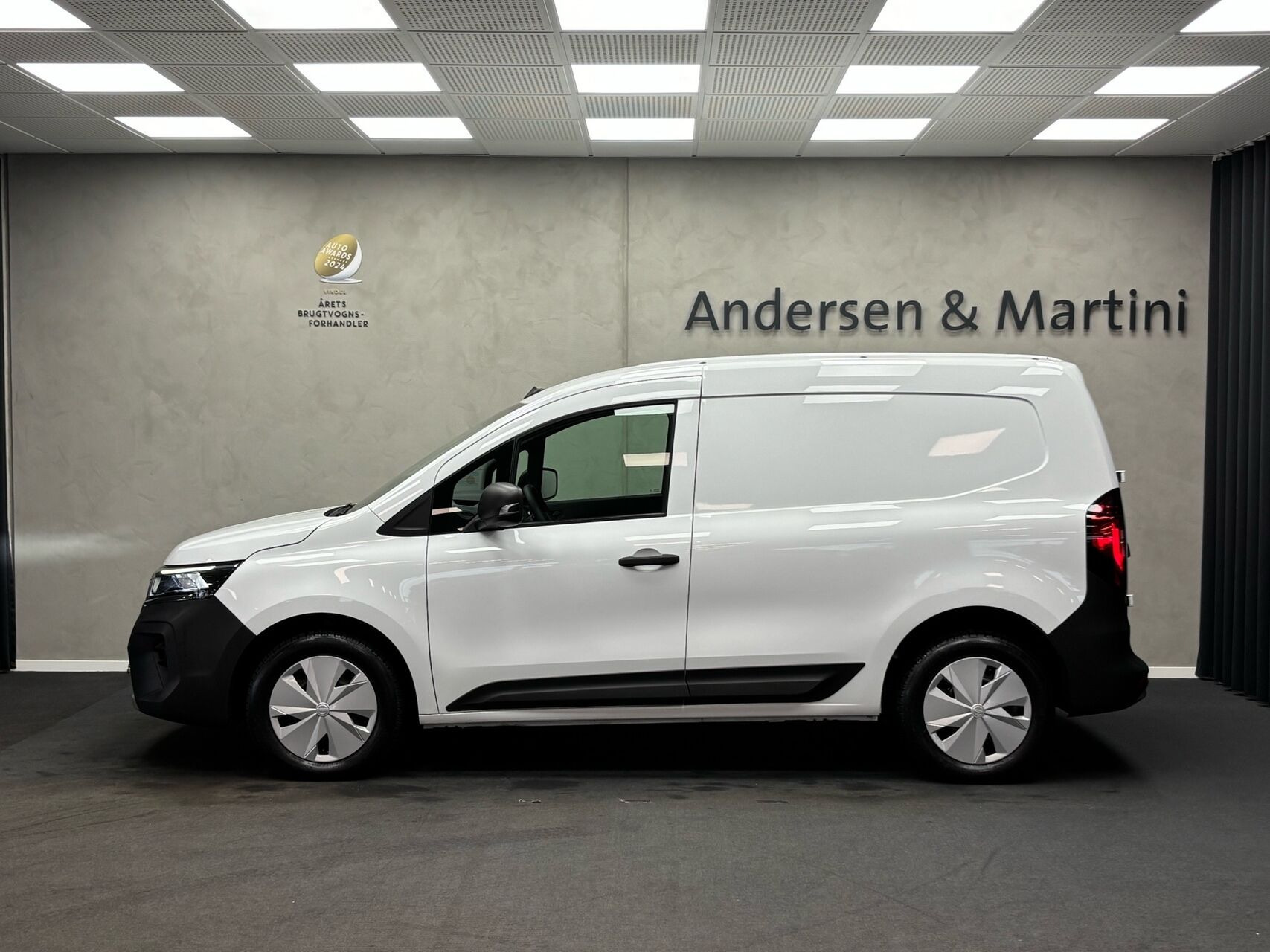 Hvid Nissan Townstar fra 2024