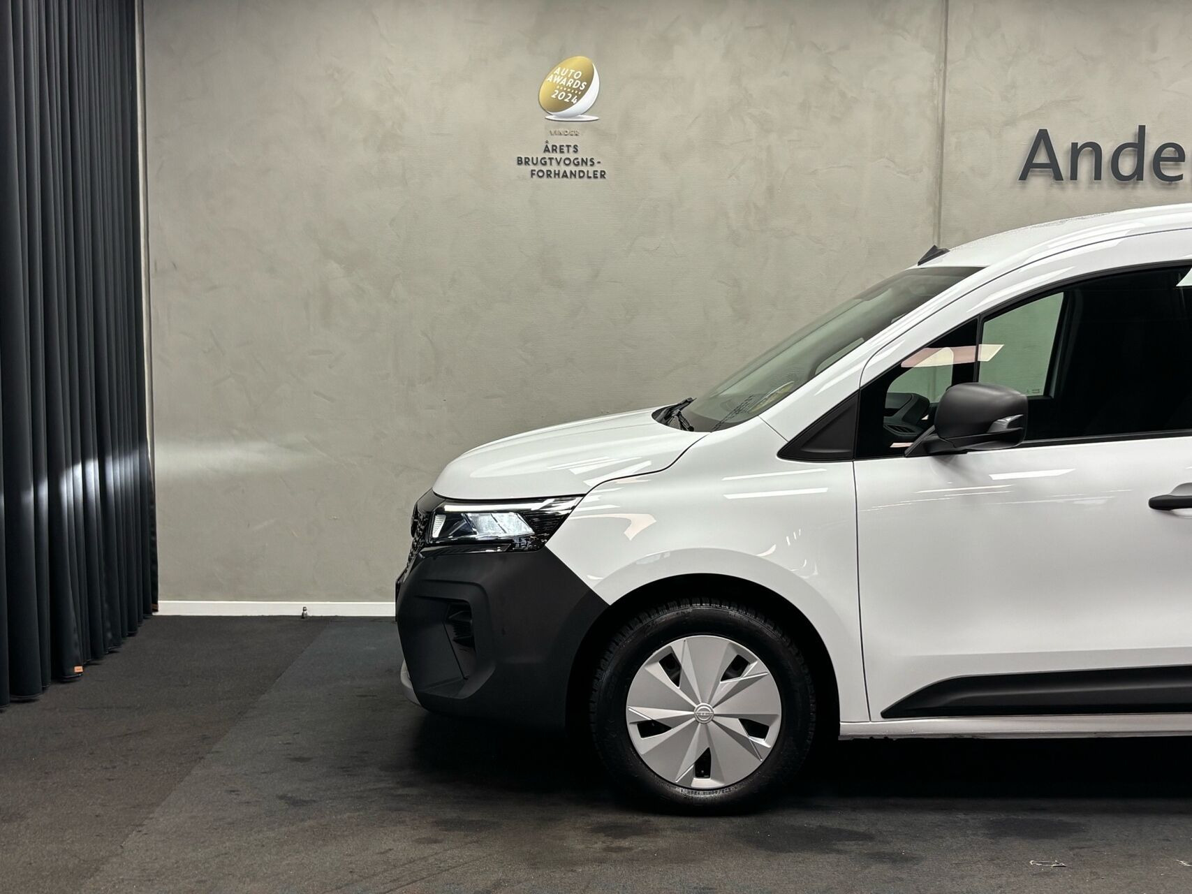 Hvid Nissan Townstar fra 2024