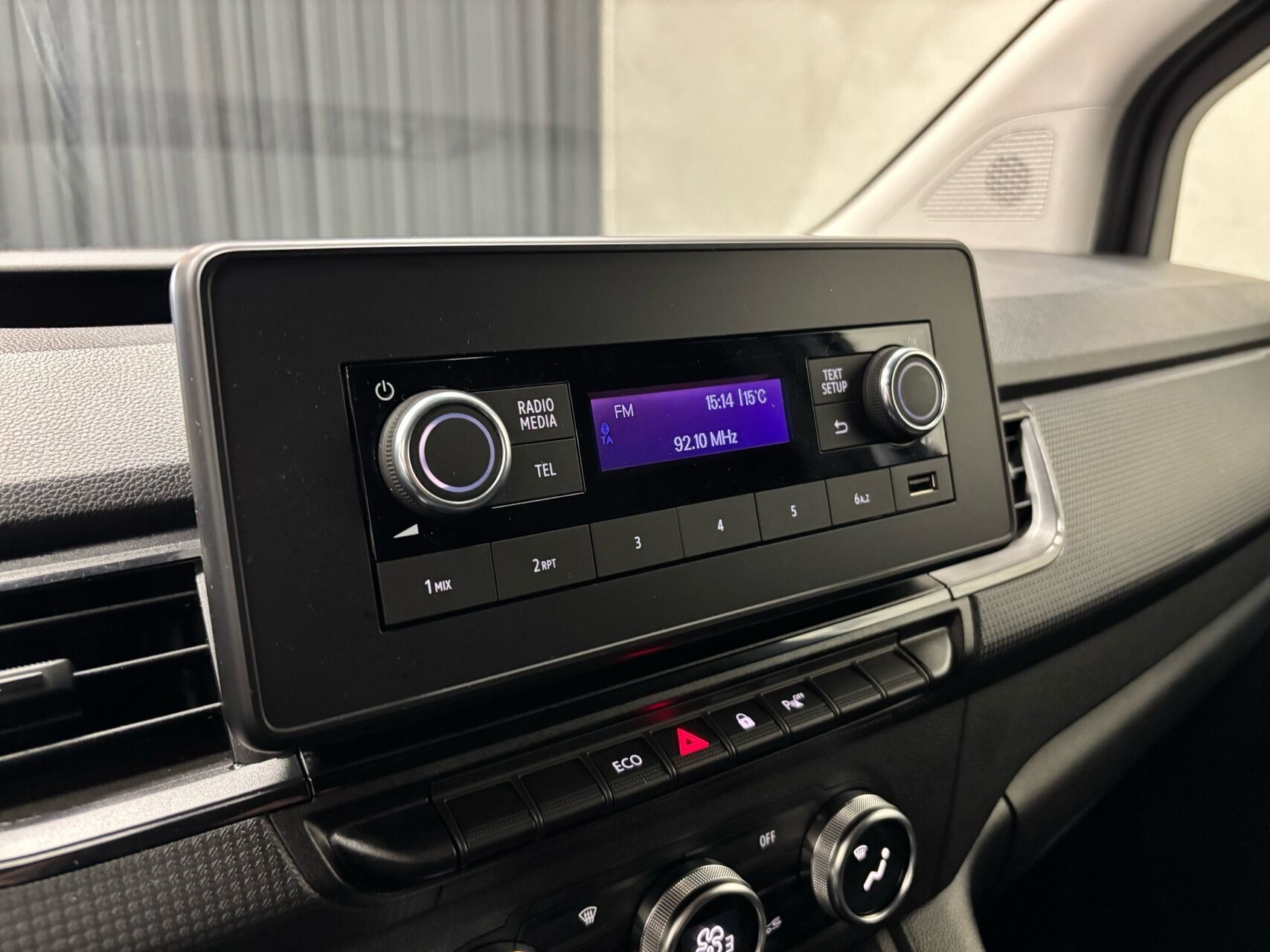Hvid Nissan Townstar fra 2024