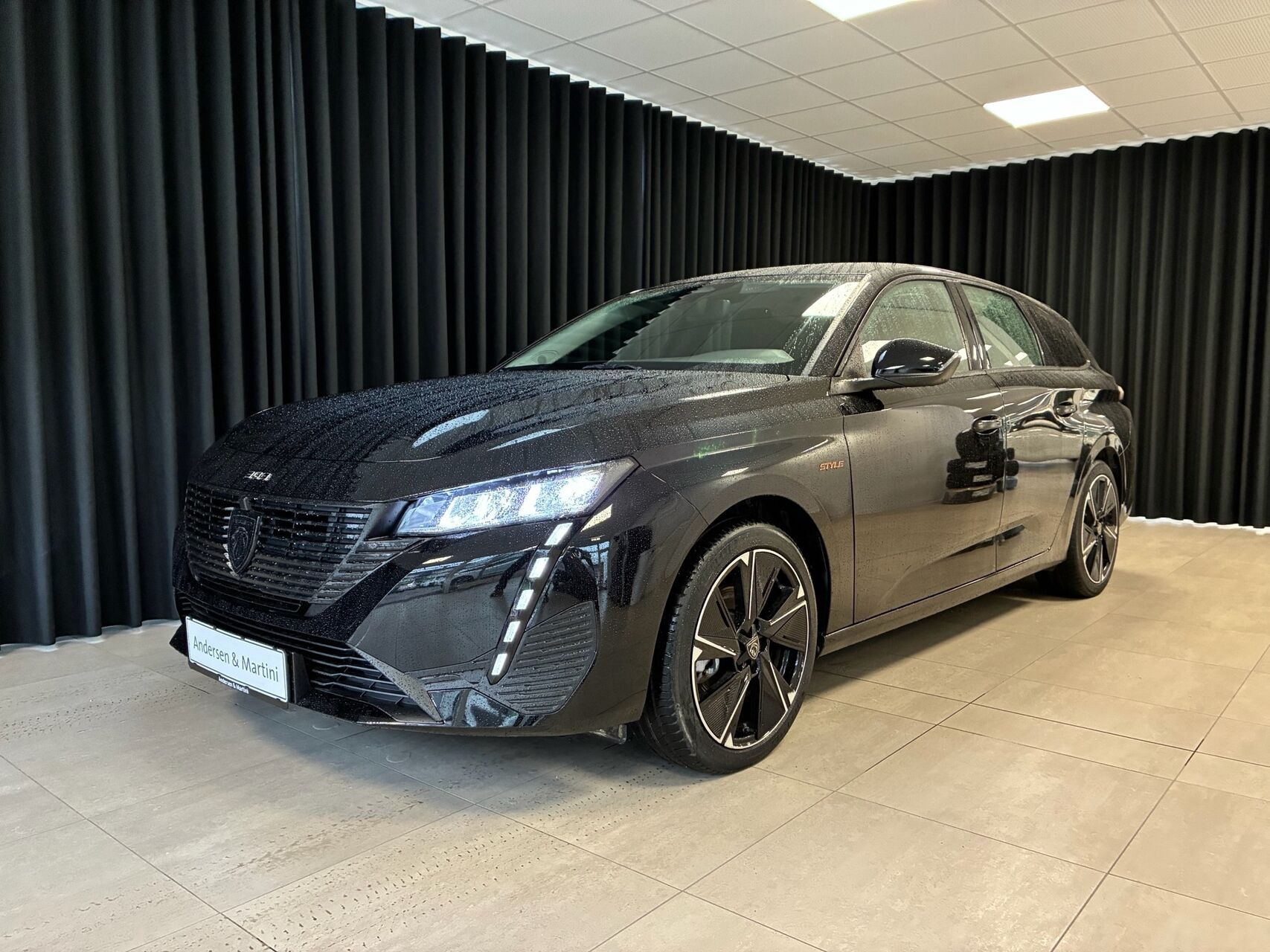 Peugeot E-308 EL Style 156HK Stc Aut.