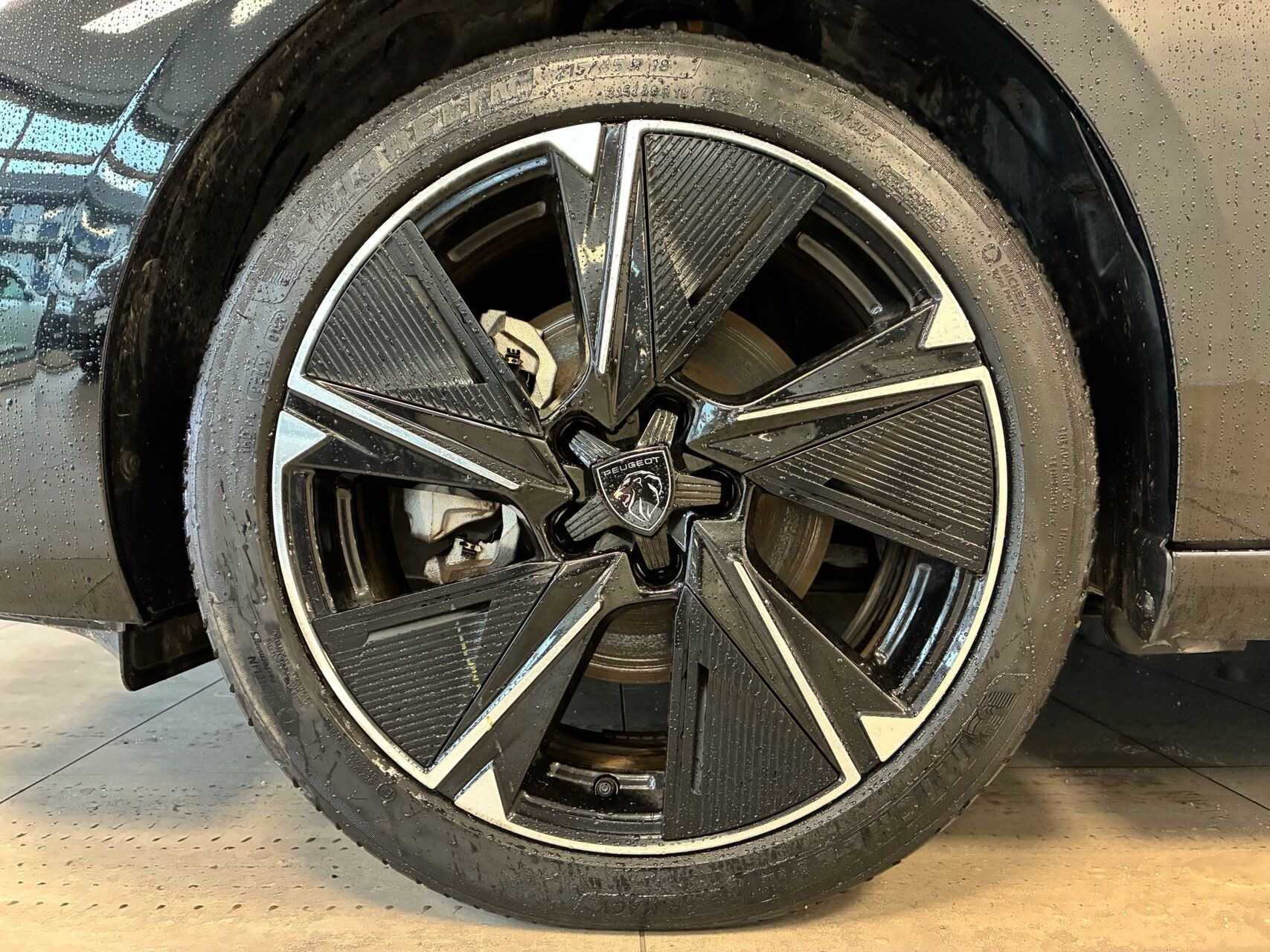 Sort Peugeot E-308 fra 2025