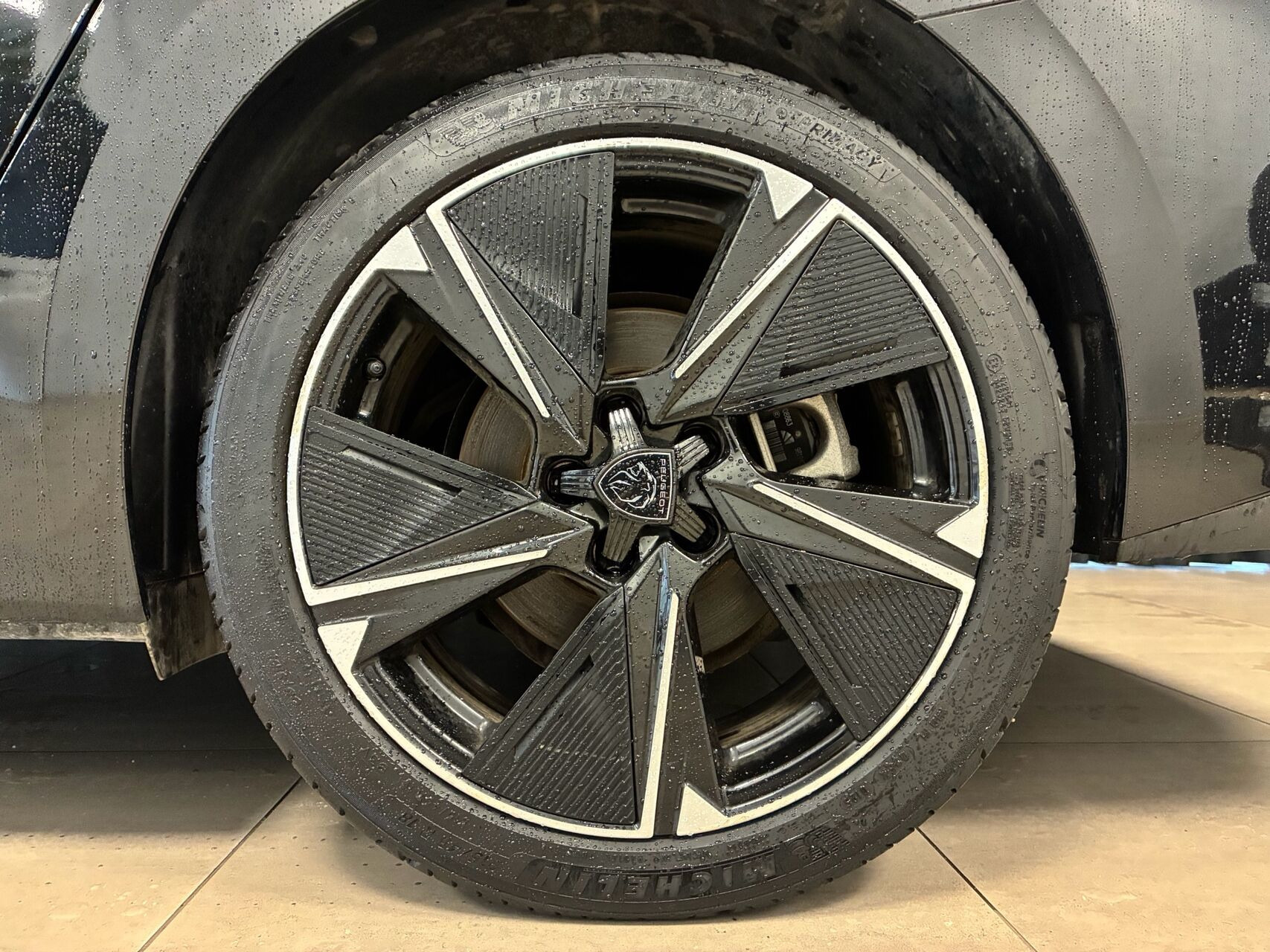 Sort Peugeot E-308 fra 2025