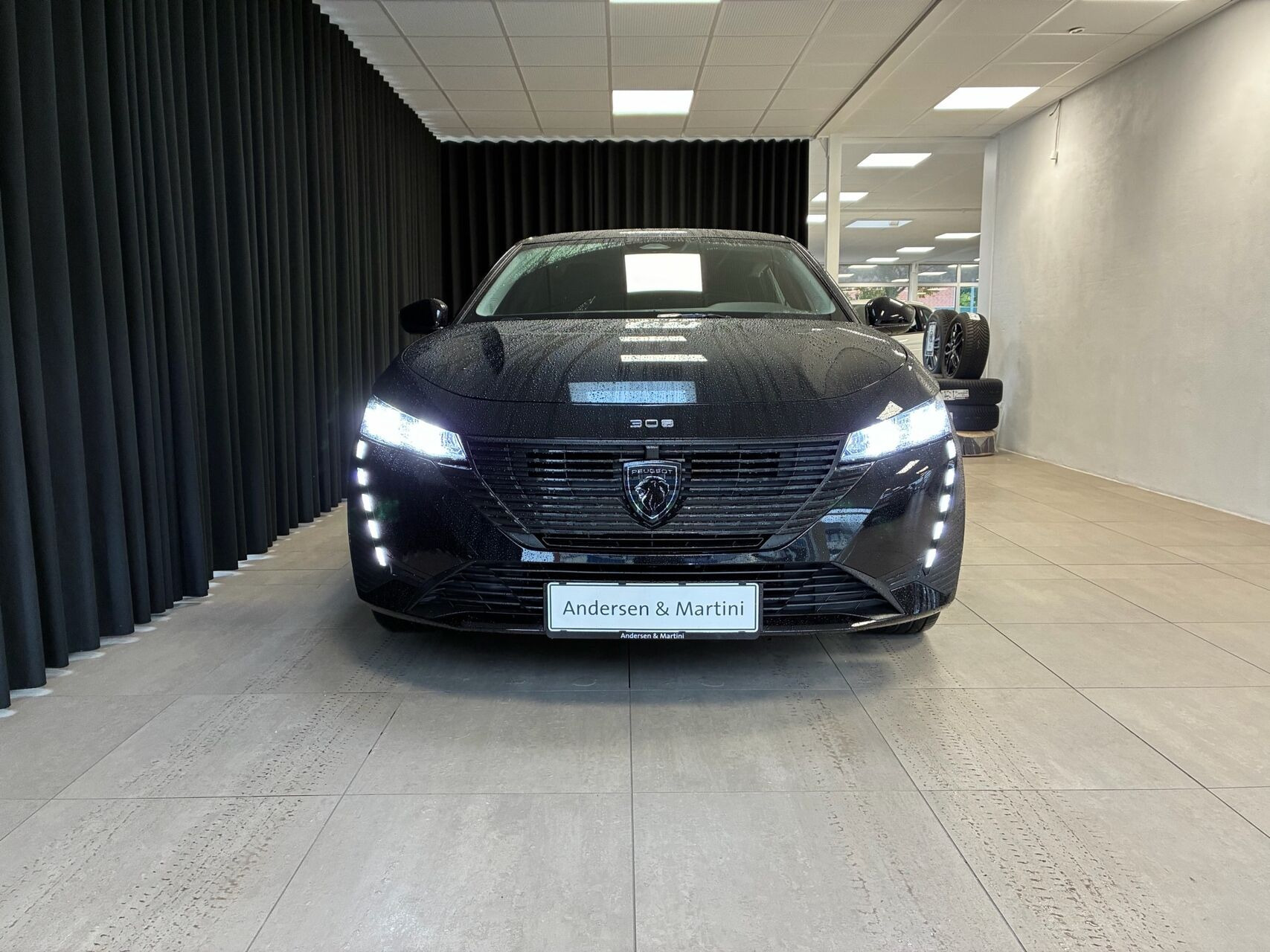 Sort Peugeot E-308 fra 2025