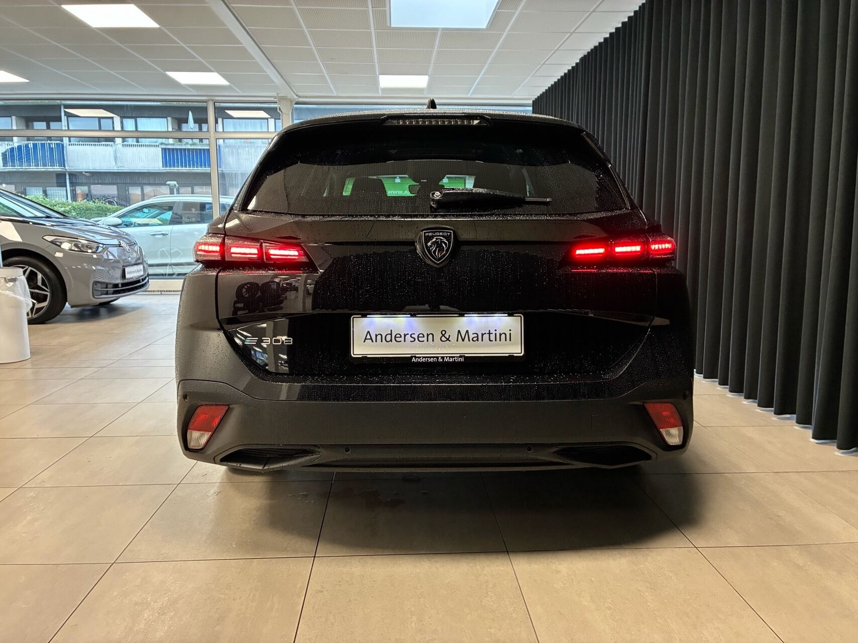 Sort Peugeot E-308 fra 2025
