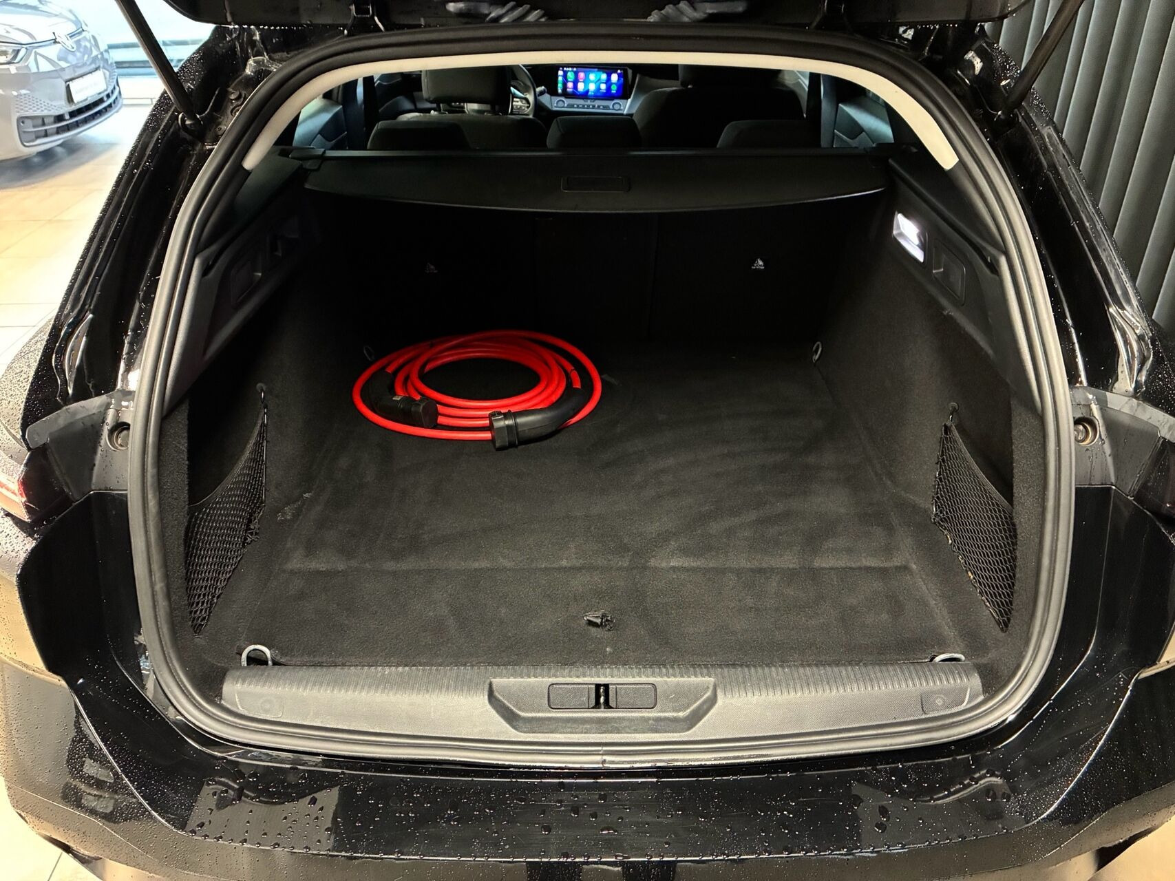 Sort Peugeot E-308 fra 2025