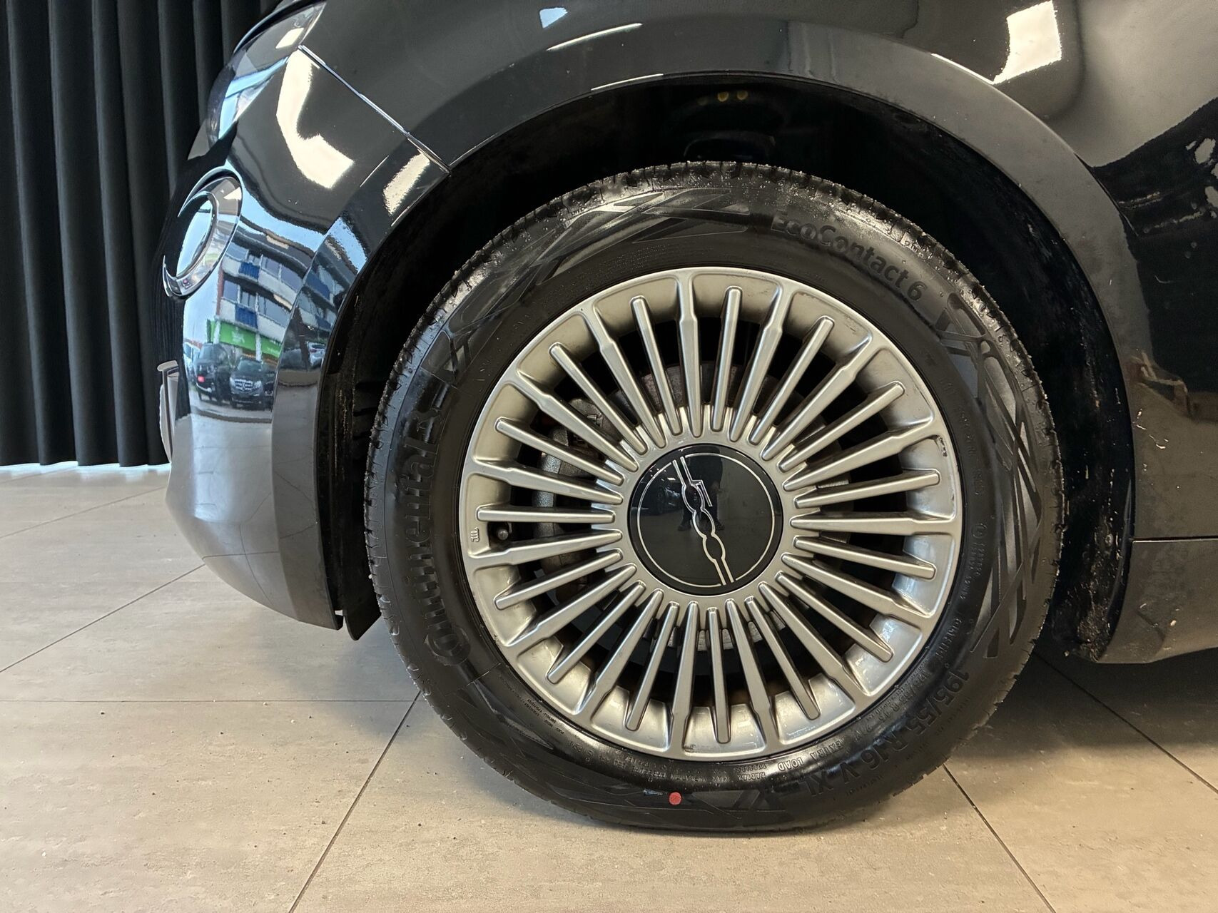 Sort Fiat 500e fra 2023