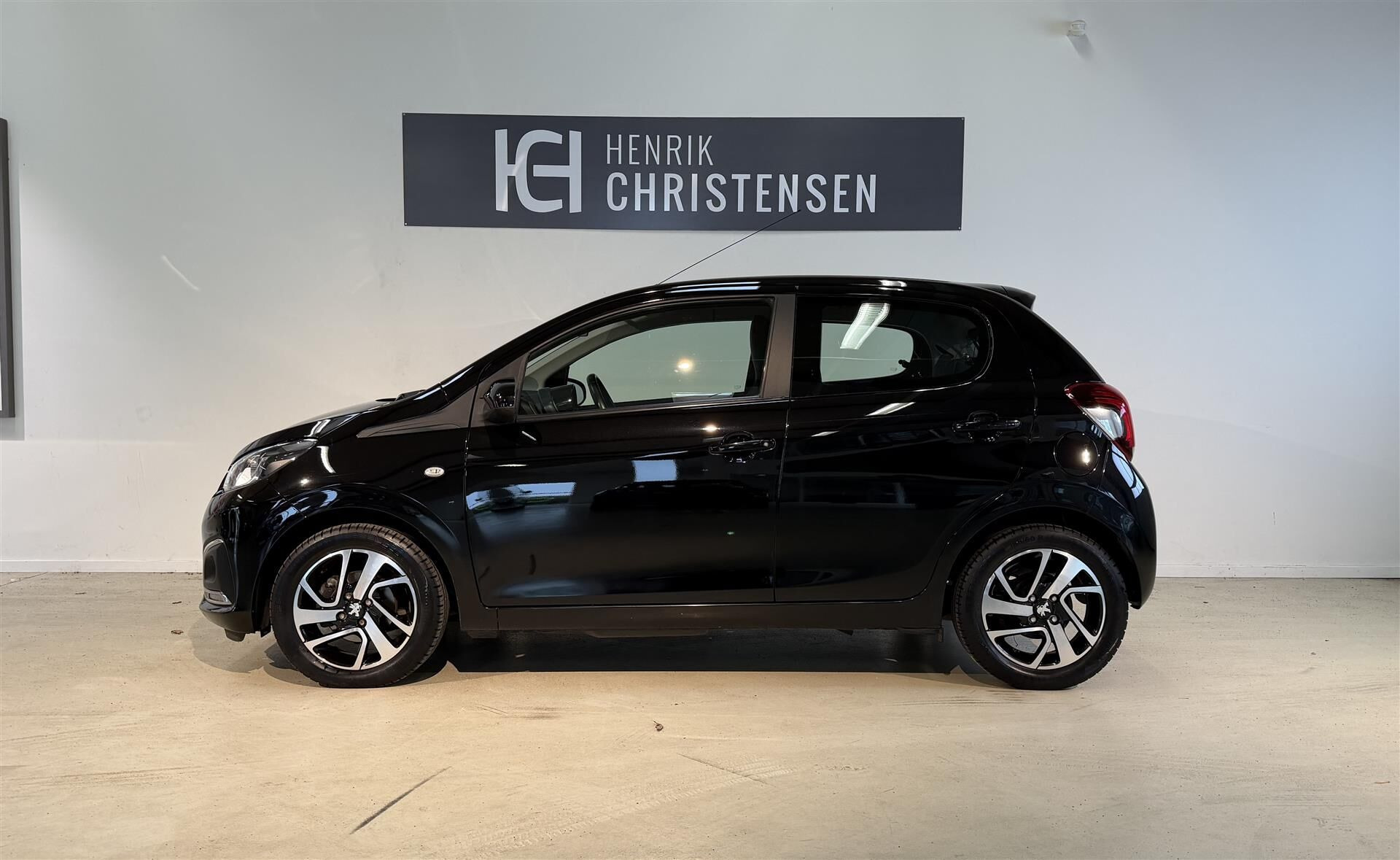Sort Peugeot 108 fra 2019