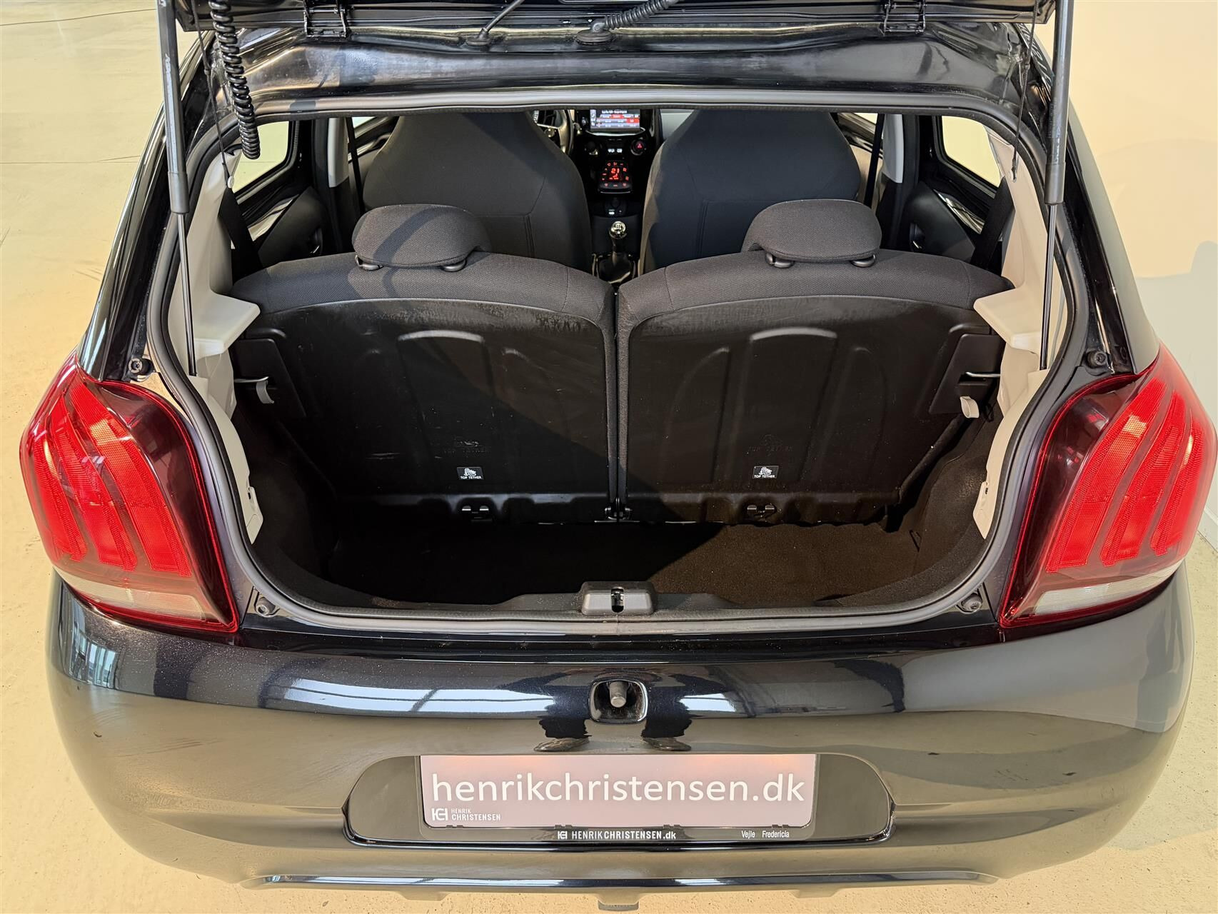 Sort Peugeot 108 fra 2019