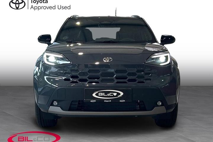 Grå Toyota Yaris Cross fra 2026