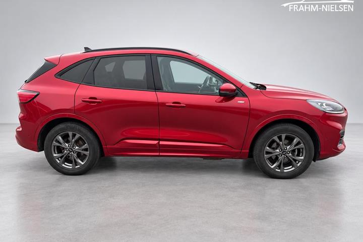 Rød Ford Kuga fra 2021