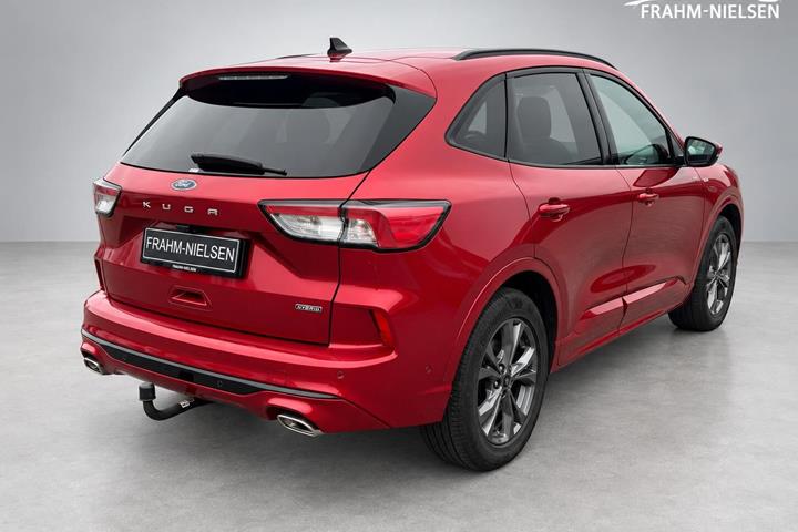 Rød Ford Kuga fra 2021