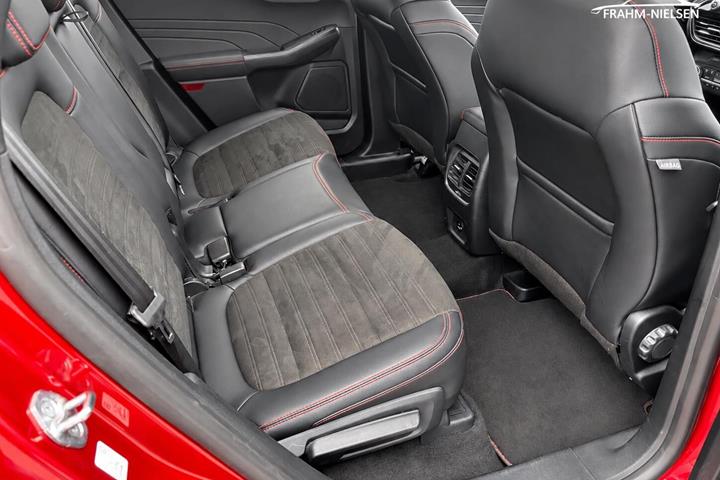 Rød Ford Kuga fra 2021