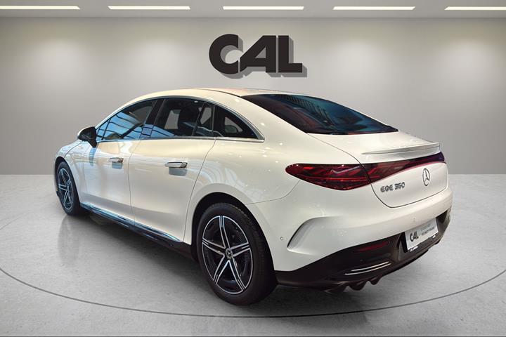 Hvid Mercedes EQE350 fra 2023