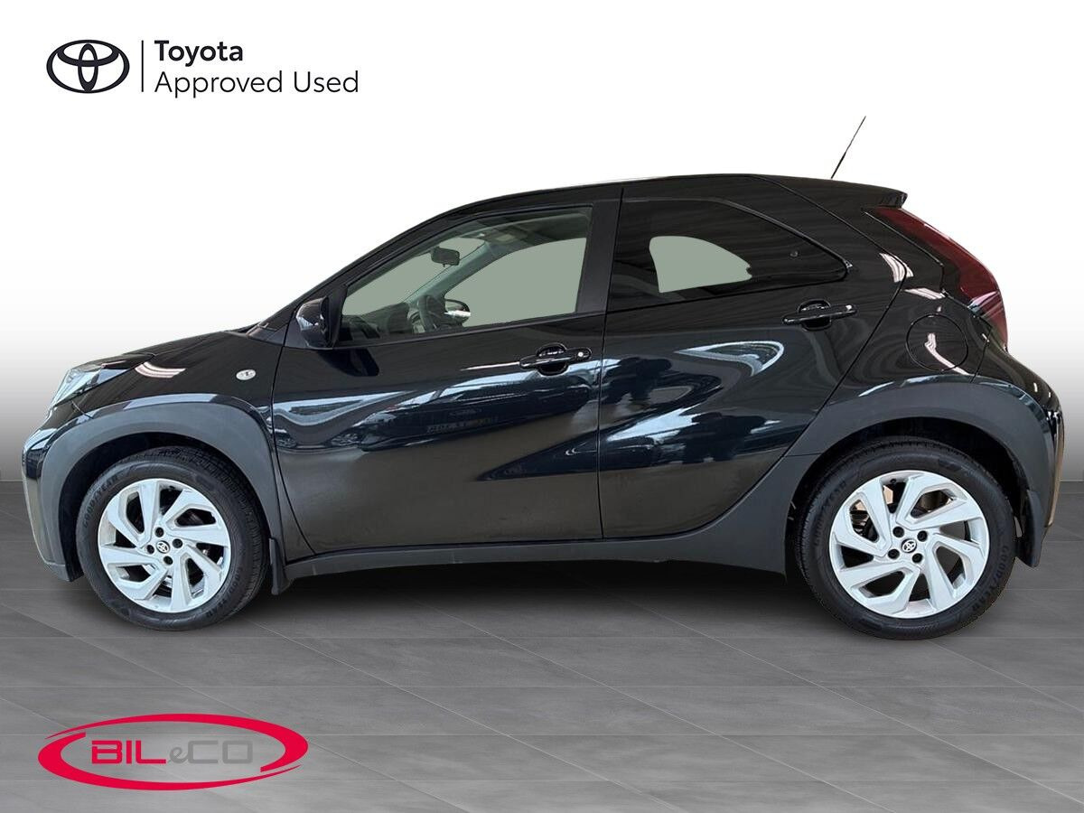 Sort Toyota Aygo X fra 2022