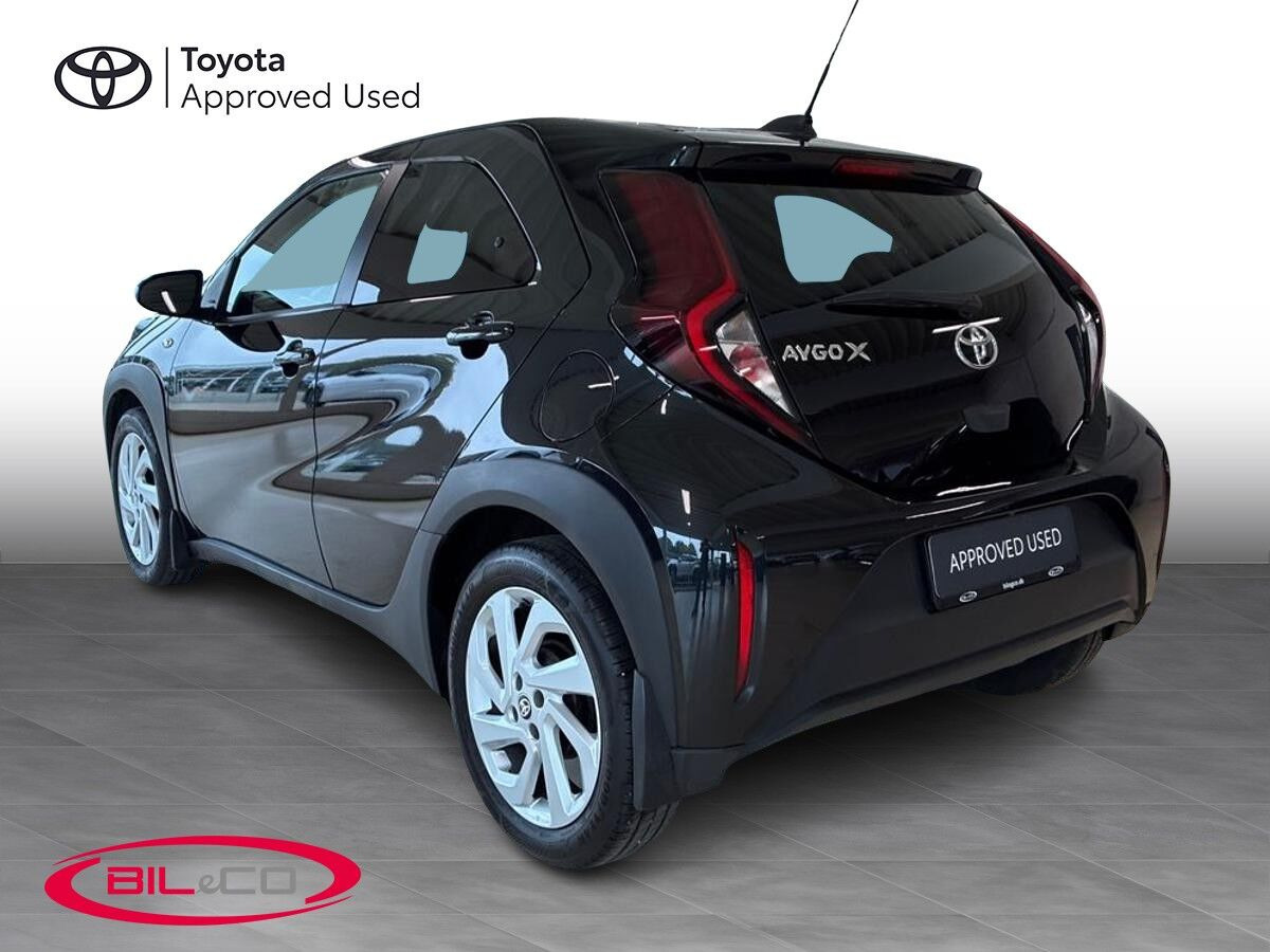 Sort Toyota Aygo X fra 2022