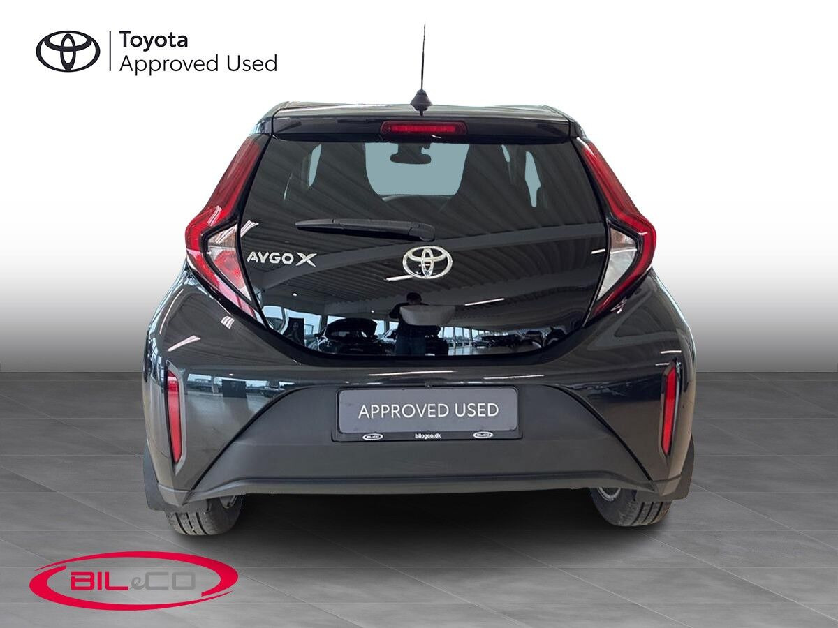 Sort Toyota Aygo X fra 2022