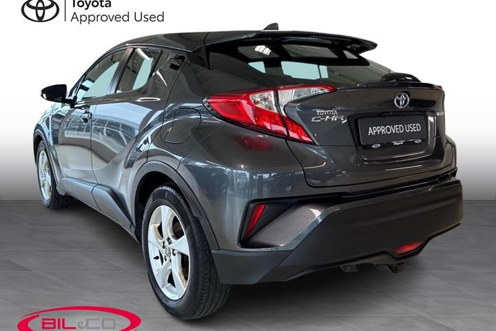 Grå Toyota C-HR fra 2018