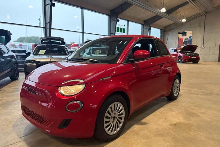 Rød Fiat 500e fra 2024