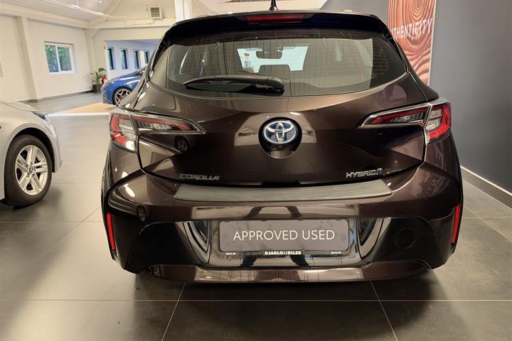 Brun Toyota Corolla fra 2019