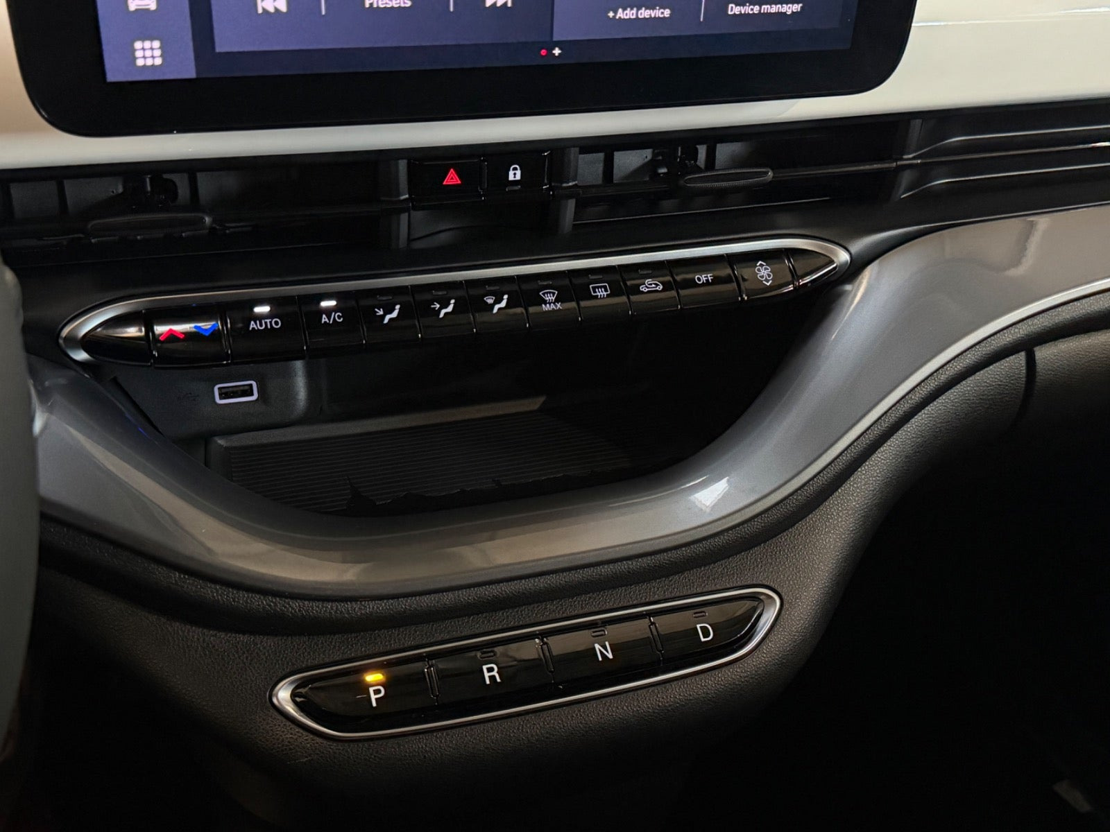 Hvid Fiat 500e fra 2024