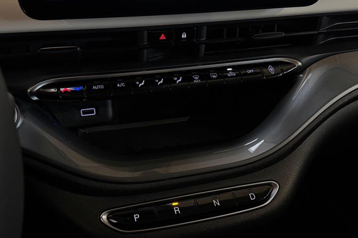 Hvid Fiat 500e fra 2024