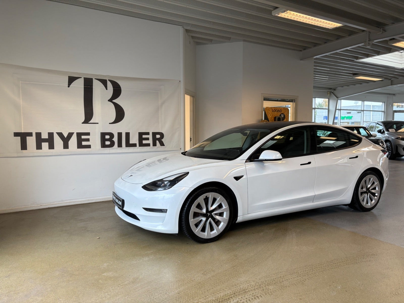 Tesla Model 3 Long Range AWD