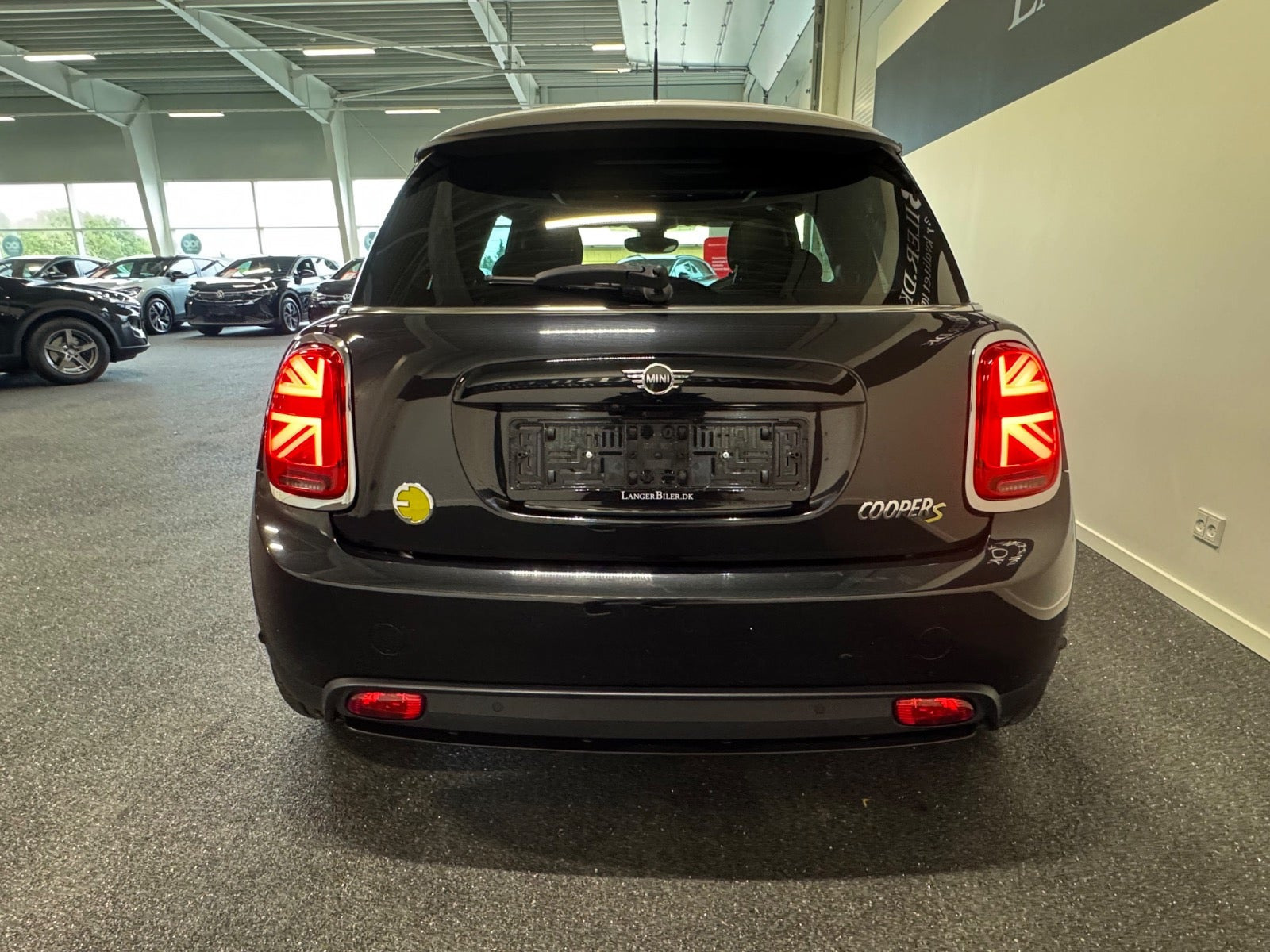 Sort Mini Cooper SE fra 2022