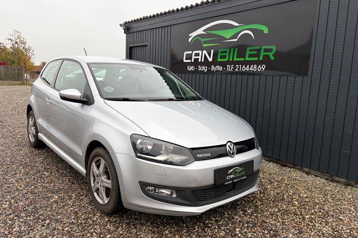 Sølv VW Polo fra 2016 set udefra