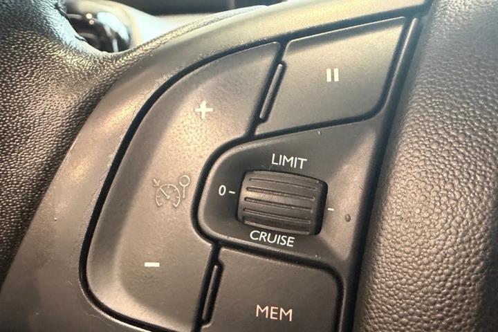 Sort Citroën C4 Cactus fra 2018
