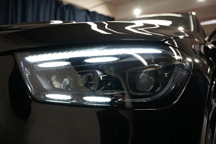 Sort Mercedes GLE350 de fra 2024