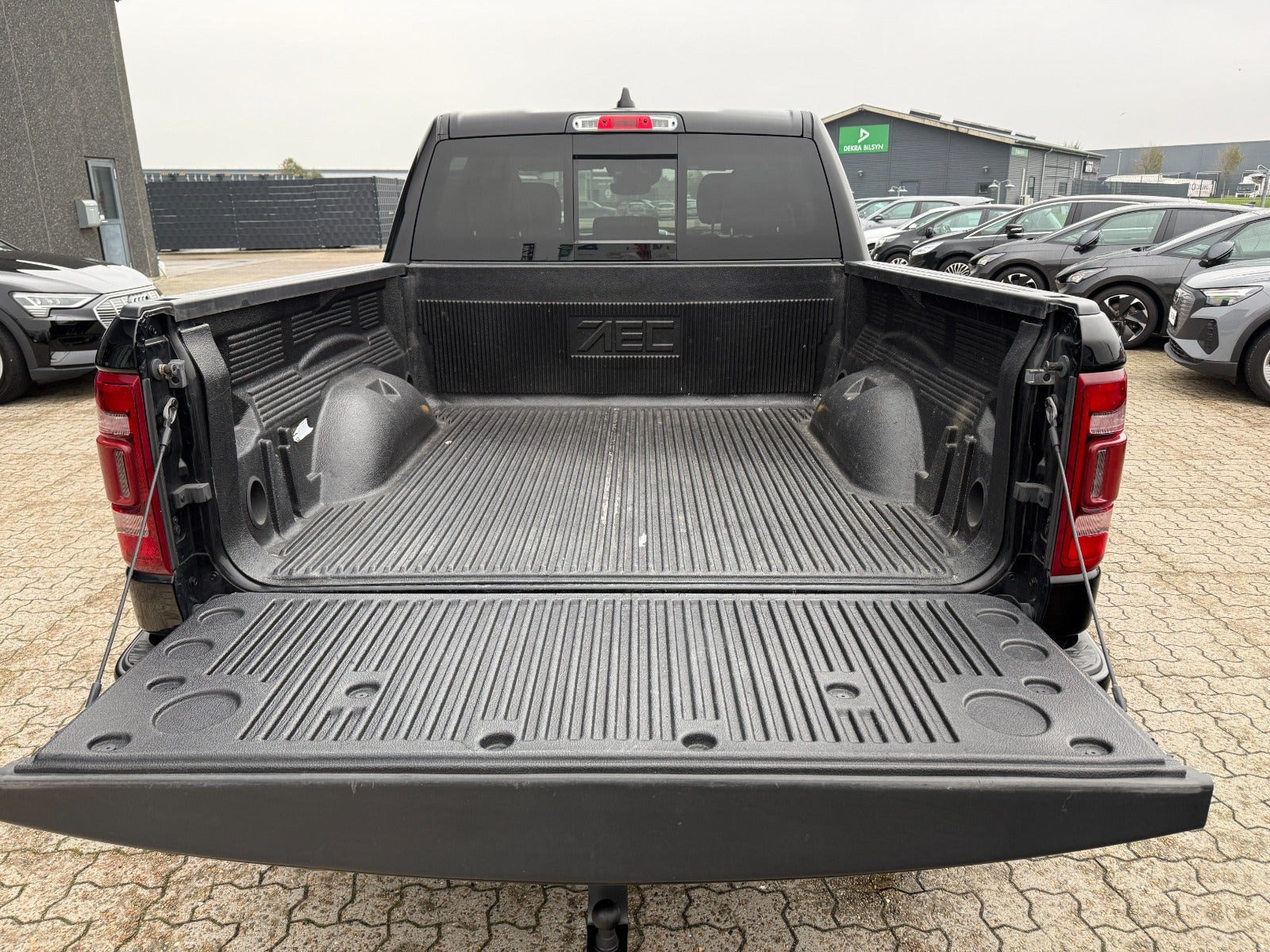 Sort Dodge RAM 1500 fra 2022