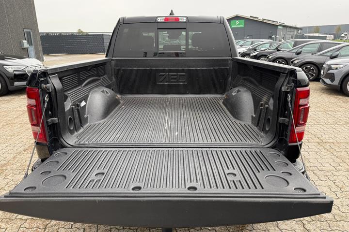 Sort Dodge RAM 1500 fra 2022