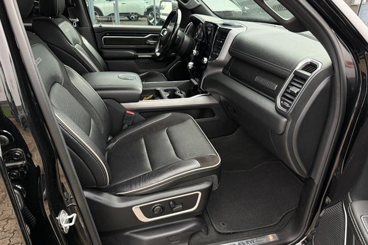 Sort Dodge RAM 1500 fra 2022