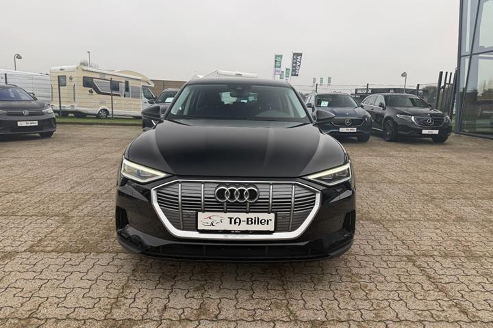 Sort Audi e-tron fra 2022