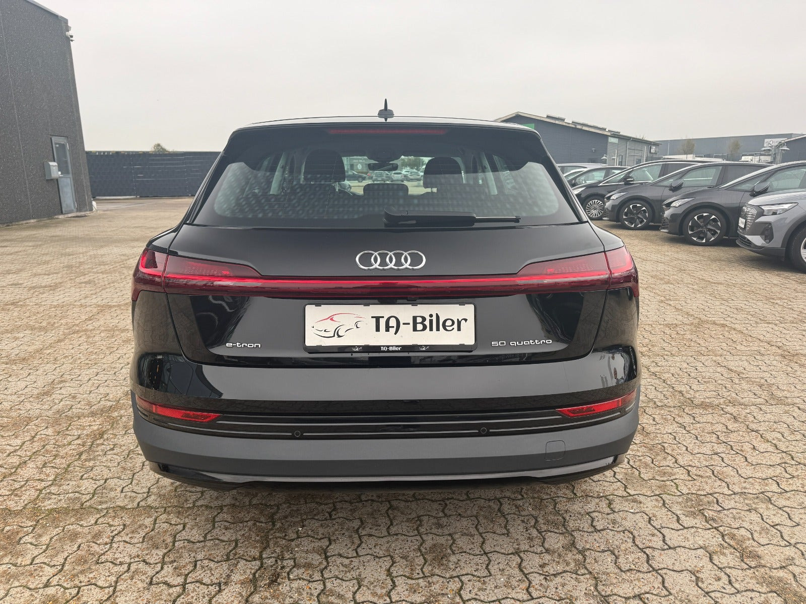 Sort Audi e-tron fra 2022
