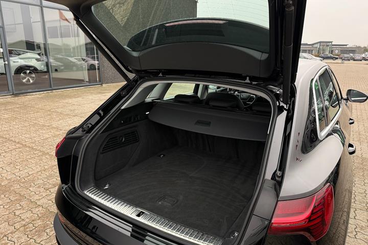 Sort Audi e-tron fra 2022