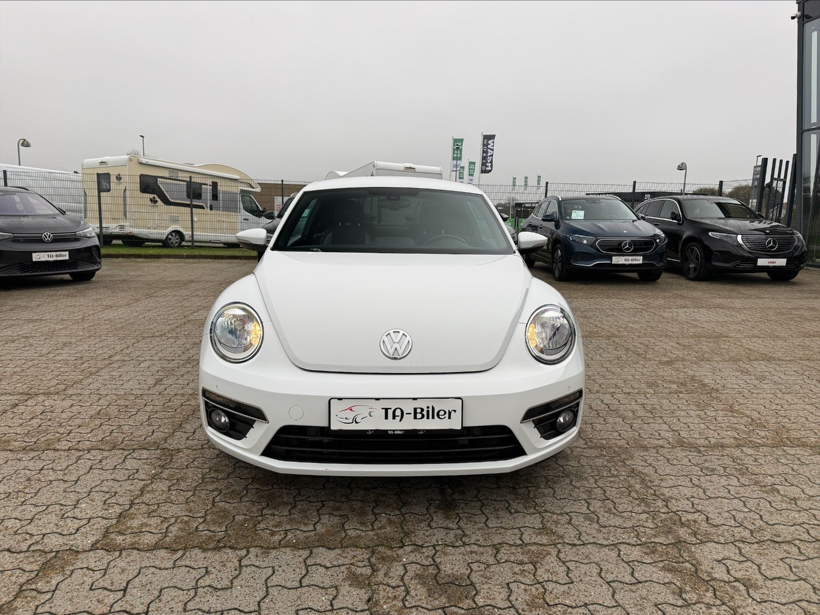 Hvid VW The Beetle fra 2015