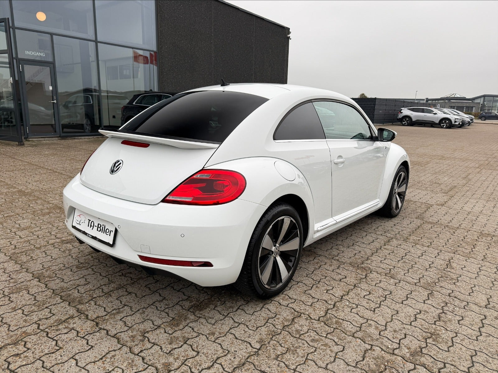 Hvid VW The Beetle fra 2015