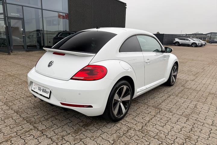 Hvid VW The Beetle fra 2015