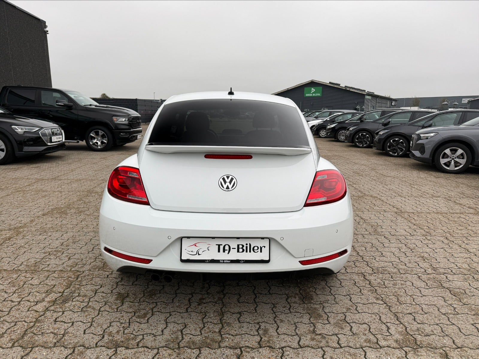 Hvid VW The Beetle fra 2015