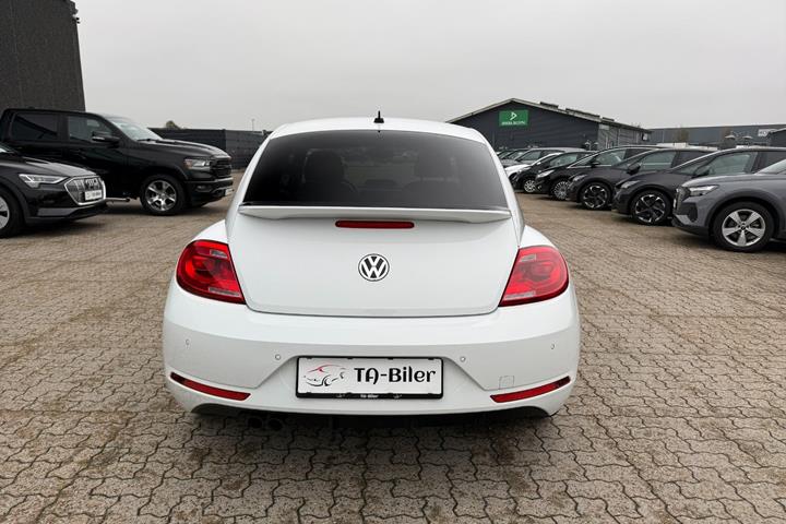 Hvid VW The Beetle fra 2015