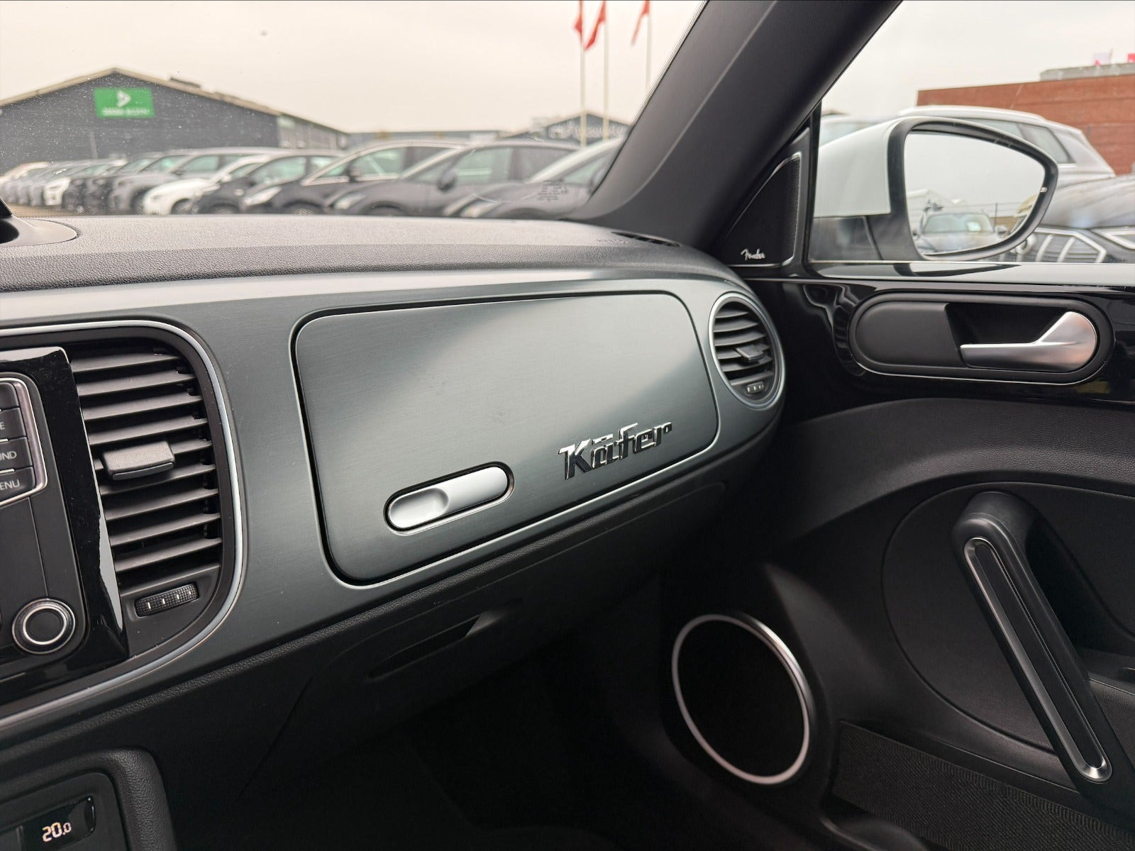 Hvid VW The Beetle fra 2015