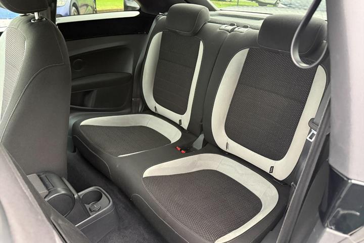 Hvid VW The Beetle fra 2015